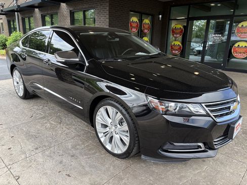 Used 2017 Chevrolet Impala Premier w/ Enhanced Convenience Package FWD image 4