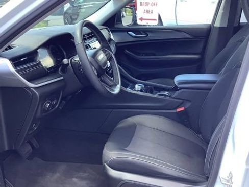 Certified 2023 Jeep Grand Cherokee L Laredo w/ Luxury Tech Group I AWD/4WD image 14