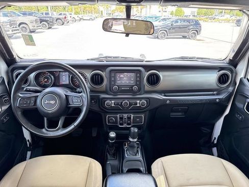 Used 2018 Jeep Wrangler Unlimited Sport S AWD/4WD image 12