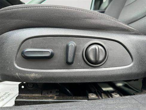 Used 2024 Chevrolet Malibu LT image 25