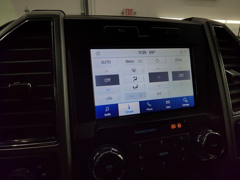 Used 2021 Ford F250 Lariat w/ Chrome Package image 48