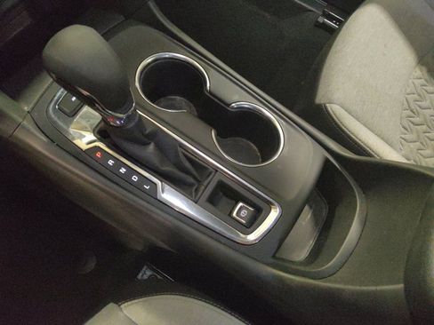 Used 2023 Chevrolet Equinox LS AWD/4WD image 26