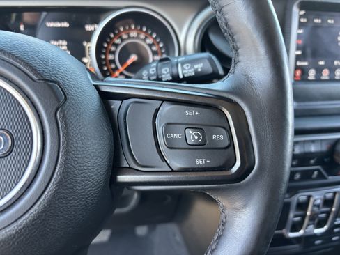 Used 2018 Jeep Wrangler Unlimited Sport S AWD/4WD image 26