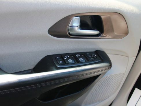 Used 2019 Chrysler Pacifica Touring-L Plus w/ Advanced Safetytec Group image 27