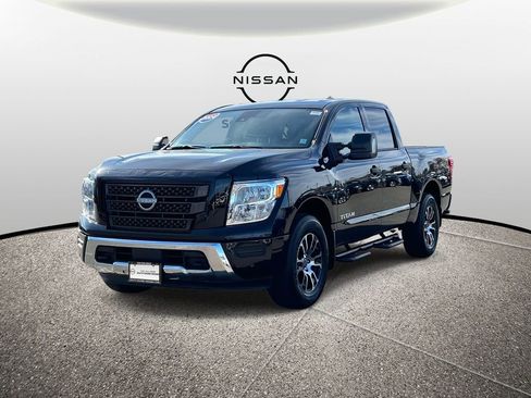 Used 2024 Nissan Titan SV w/ SV Convenience Package image 4