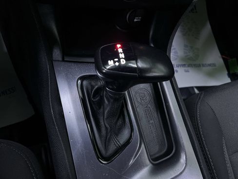 Used 2018 Dodge Charger SXT w/ Blacktop Package RWD image 11