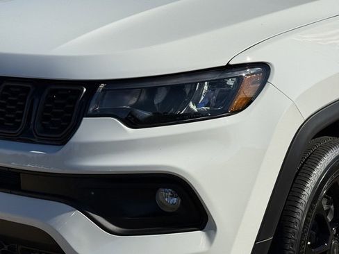 New 2026 Jeep Compass Latitude image 10