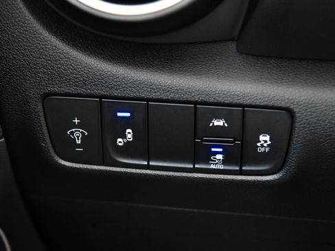 Used 2021 Hyundai Kona Limited FWD image 32