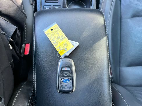 Used 2017 Subaru Outback 3.6R Limited image 36