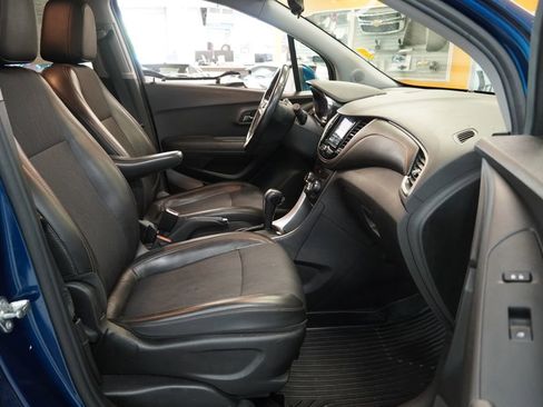 Used 2019 Chevrolet Trax LT w/ LT Convenience Package FWD image 33