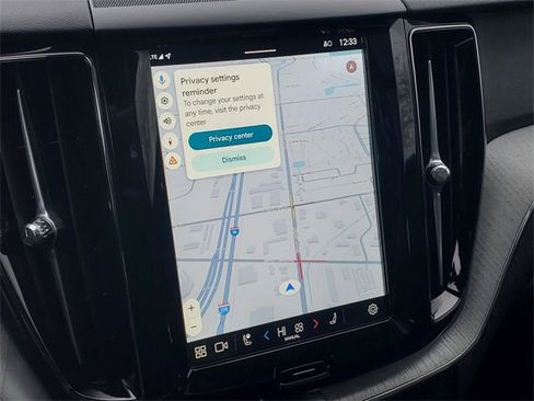 Used 2025 Volvo XC60 B5 Plus image 23