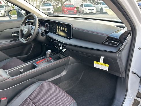 New 2026 Nissan Kicks SR FWD image 41