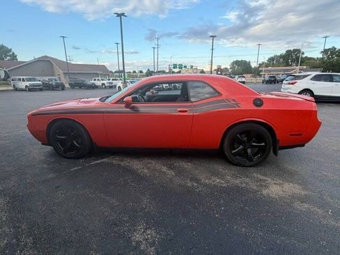 Used 2013 Dodge Challenger R/T RWD image 3
