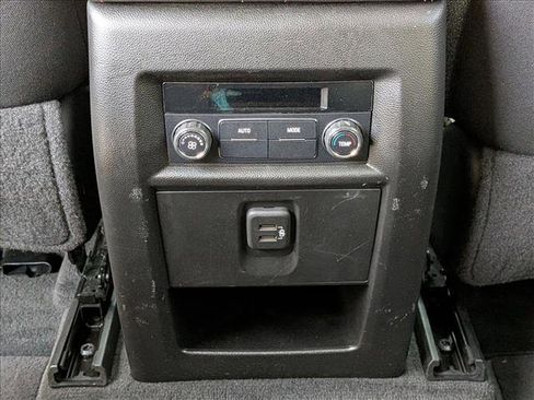 Used 2019 Chevrolet Traverse LT image 17