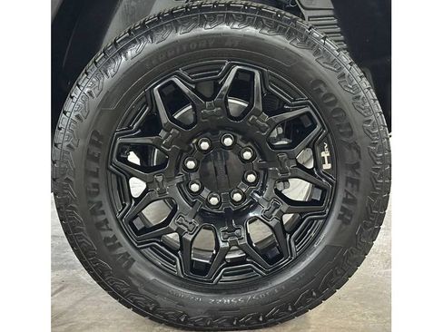 Used 2024 GMC Hummer EV 2X image 10