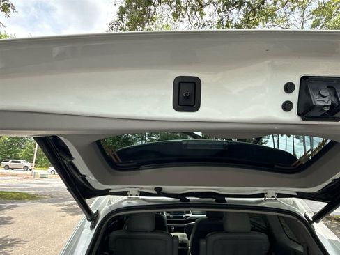 Used 2018 Toyota Highlander XLE FWD image 13