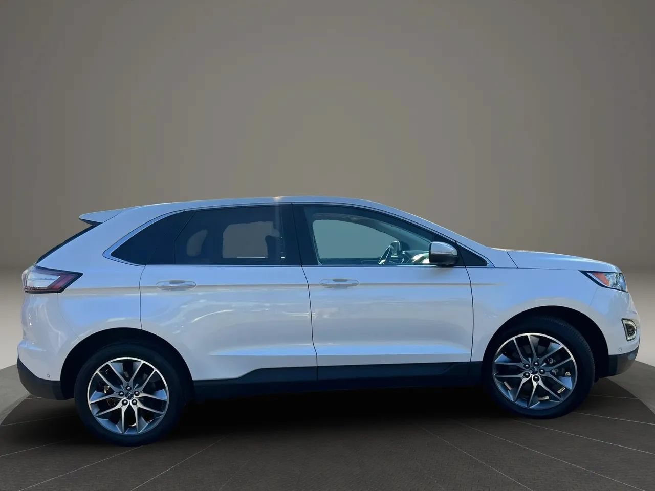 Used 2016 Ford Edge Titanium w/ Equipment Group 302A AWD/4WD image 6