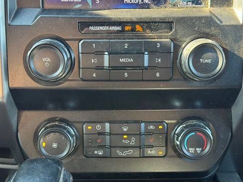 Used 2019 Ford F150 XLT w/ Equipment Group 302A Luxury AWD/4WD image 23