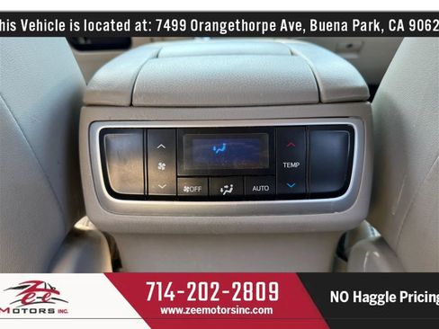 Used 2018 Toyota Highlander XLE w/ Carpet Mat Package (TMS) image 42