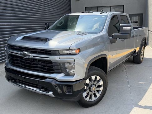 Used 2026 Chevrolet Silverado 2500 Custom w/ Custom Value Package AWD/4WD image 2