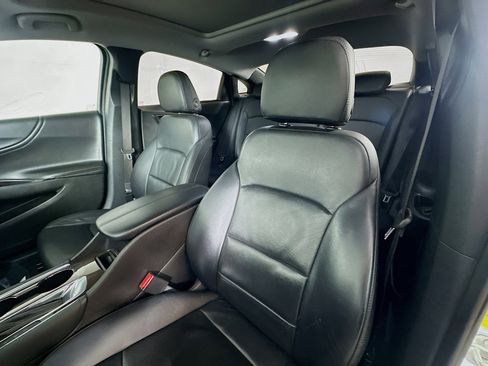 Used 2017 Chevrolet Malibu Premier w/ Premier Sun and Wheel Package image 21