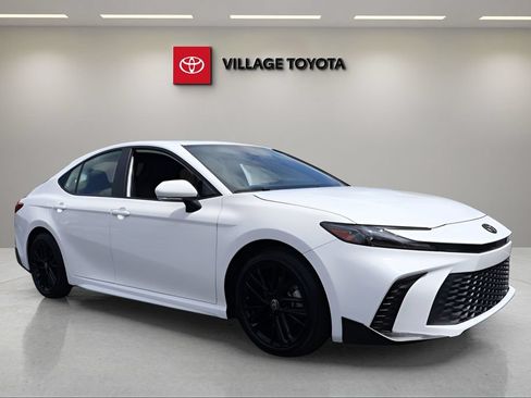 Certified 2026 Toyota Camry SE FWD image 7