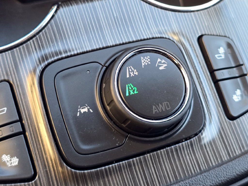 Used 2023 GMC Acadia SLT AWD/4WD image 6