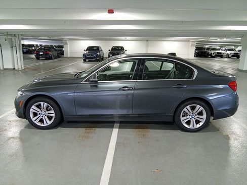 Used 2017 BMW 330i xDrive Sedan AWD/4WD image 8
