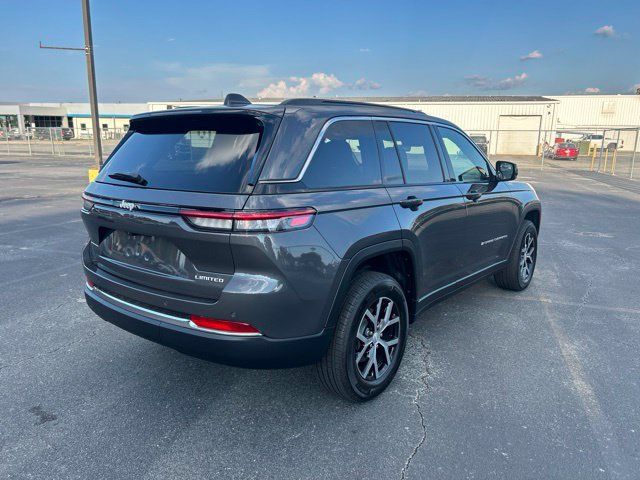 Used 2025 Jeep Grand Cherokee Limited RWD image 4