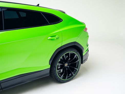 Used 2021 Lamborghini Urus image 17