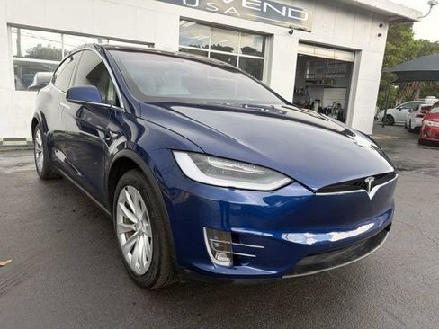 Used 2020 Tesla Model X Long Range AWD/4WD image 2