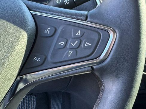 Used 2023 Chevrolet Equinox LT w/ Driver Convenience Package image 18