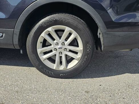 Used 2017 Ford Explorer XLT w/ Equipment Group 202A FWD image 11