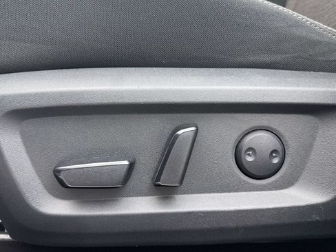 Used 2022 Nissan Rogue SV FWD image 26