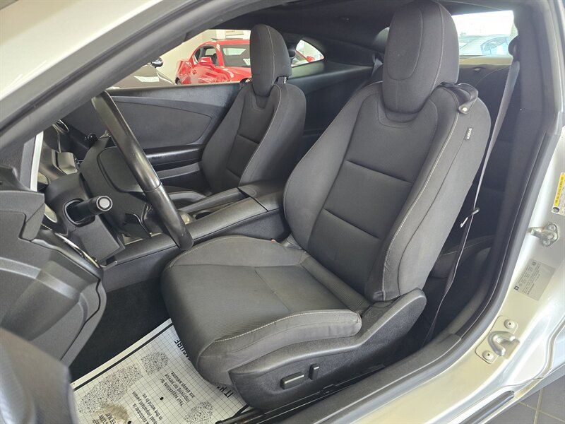 Used 2015 Chevrolet Camaro LT RWD image 9