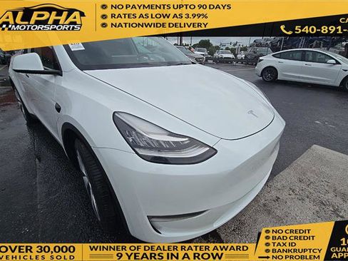 Used 2023 Tesla Model Y Long Range AWD/4WD image 1