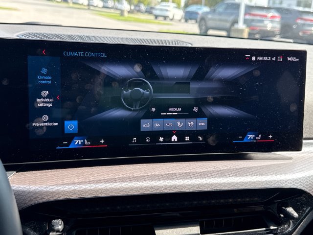 Used 2025 BMW M2 w/ Lighting Package RWD image 30