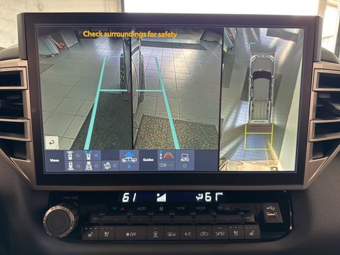 Used 2025 Toyota Tundra Limited image 27