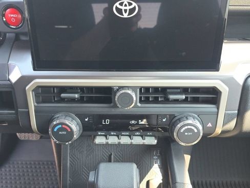 Used 2025 Toyota Tacoma TRD Off-Road AWD/4WD image 14