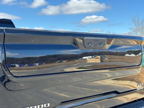 Used 2022 Chevrolet Silverado 3500 LTZ w/ LTZ Texas Edition AWD/4WD image 13
