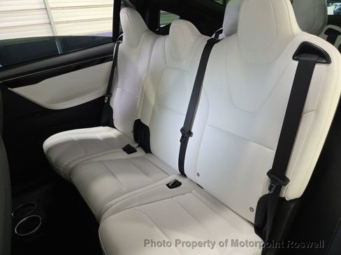 Used 2018 Tesla Model X 75D image 2