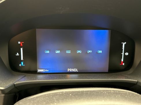 Used 2025 Ford Escape ST-Line w/ Tech Pack #1 AWD/4WD image 9
