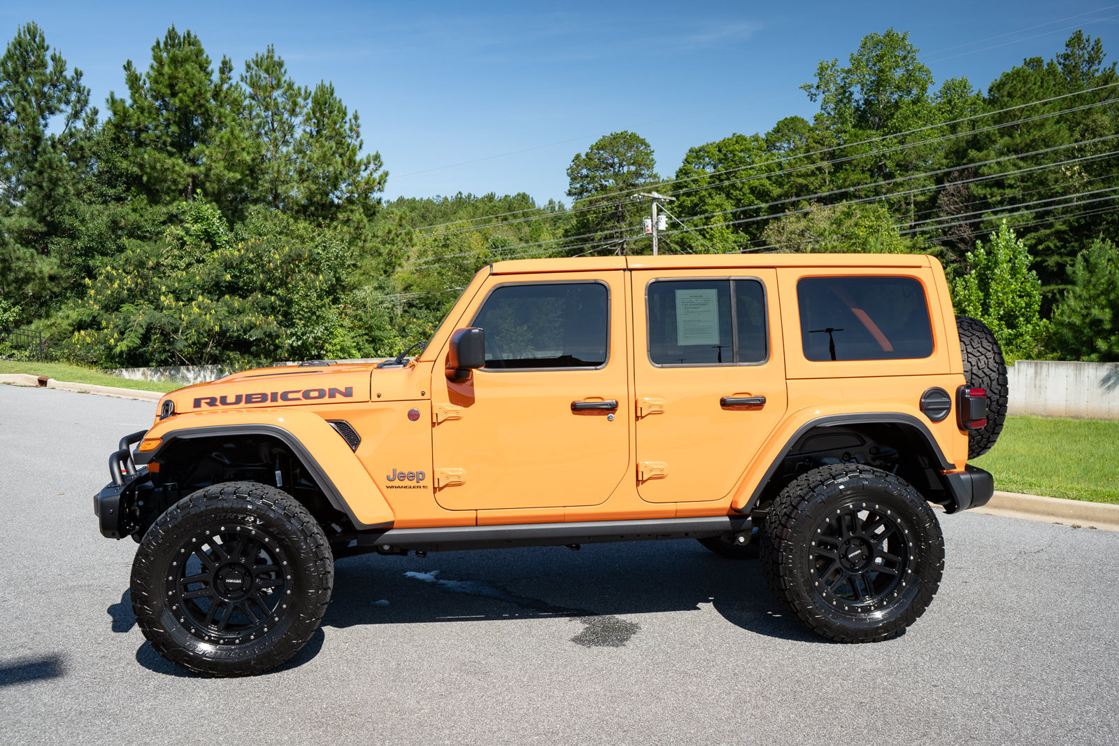 Used 2025 Jeep Wrangler Unlimited Rubicon AWD/4WD image 5