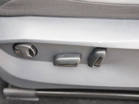 Used 2023 Volkswagen Tiguan SE w/ Panoramic Sunroof Package image 14