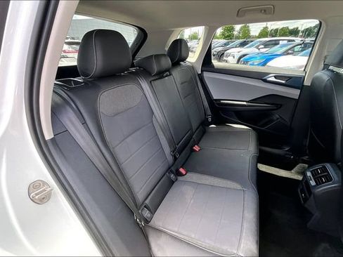 Used 2024 Volkswagen Taos SE FWD image 20