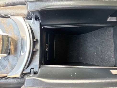 Used 2019 Mercedes-Benz GLC 300 4MATIC image 25
