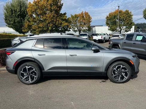 New 2026 Chevrolet Equinox EV LT image 8