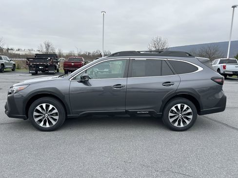 Used 2023 Subaru Outback Limited image 4