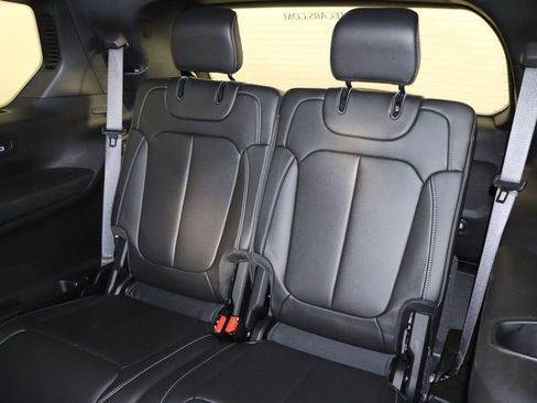 Used 2024 Jeep Grand Cherokee L Limited w/ Black Appearance Package image 18