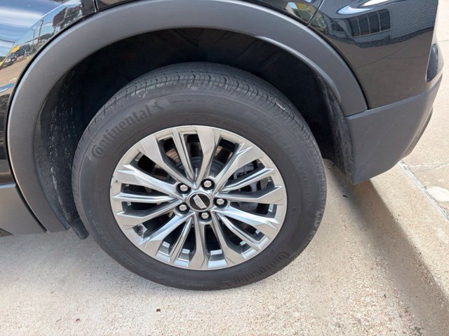 Used 2025 Cadillac XT4 Premium Luxury FWD image 4